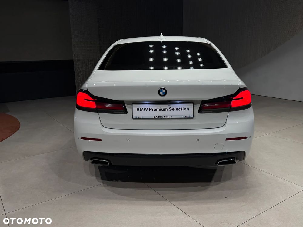 BMW Seria 5 530i xDrive - 9