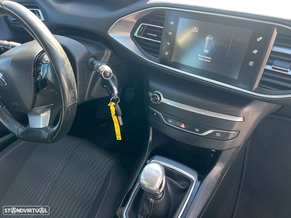 Peugeot 308 SW 1.2 PureTech Style - 29