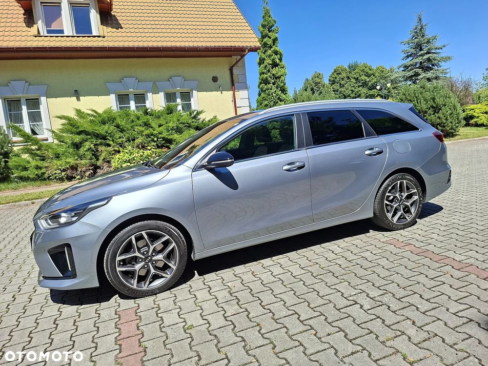 Kia Ceed - 10