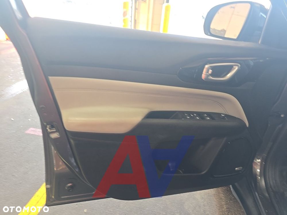 Jeep Compass - 13