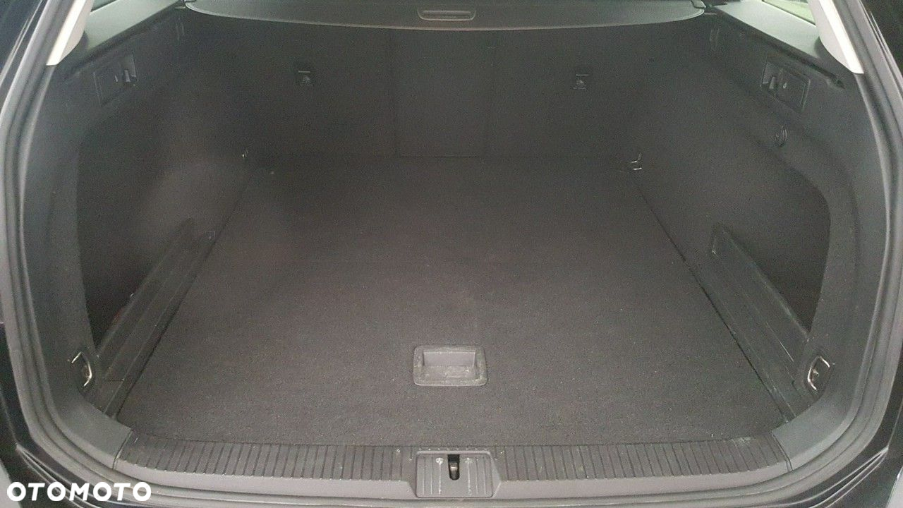 Volkswagen Passat - 23