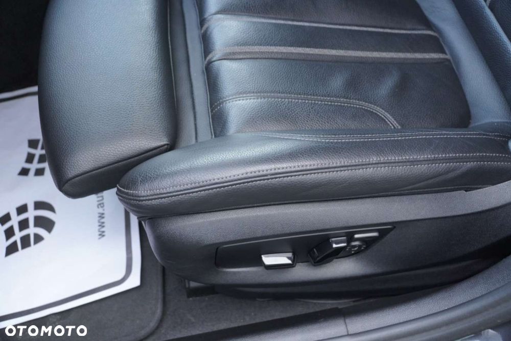 BMW Seria 5 520d Luxury Line sport - 22