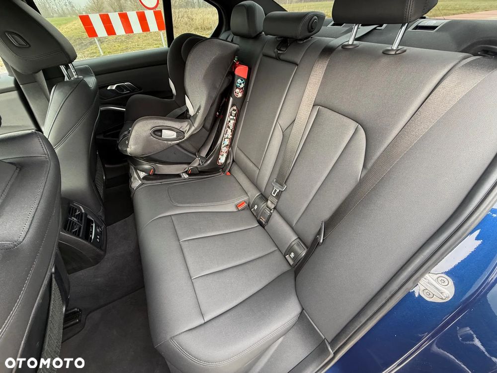 BMW Seria 3 - 22