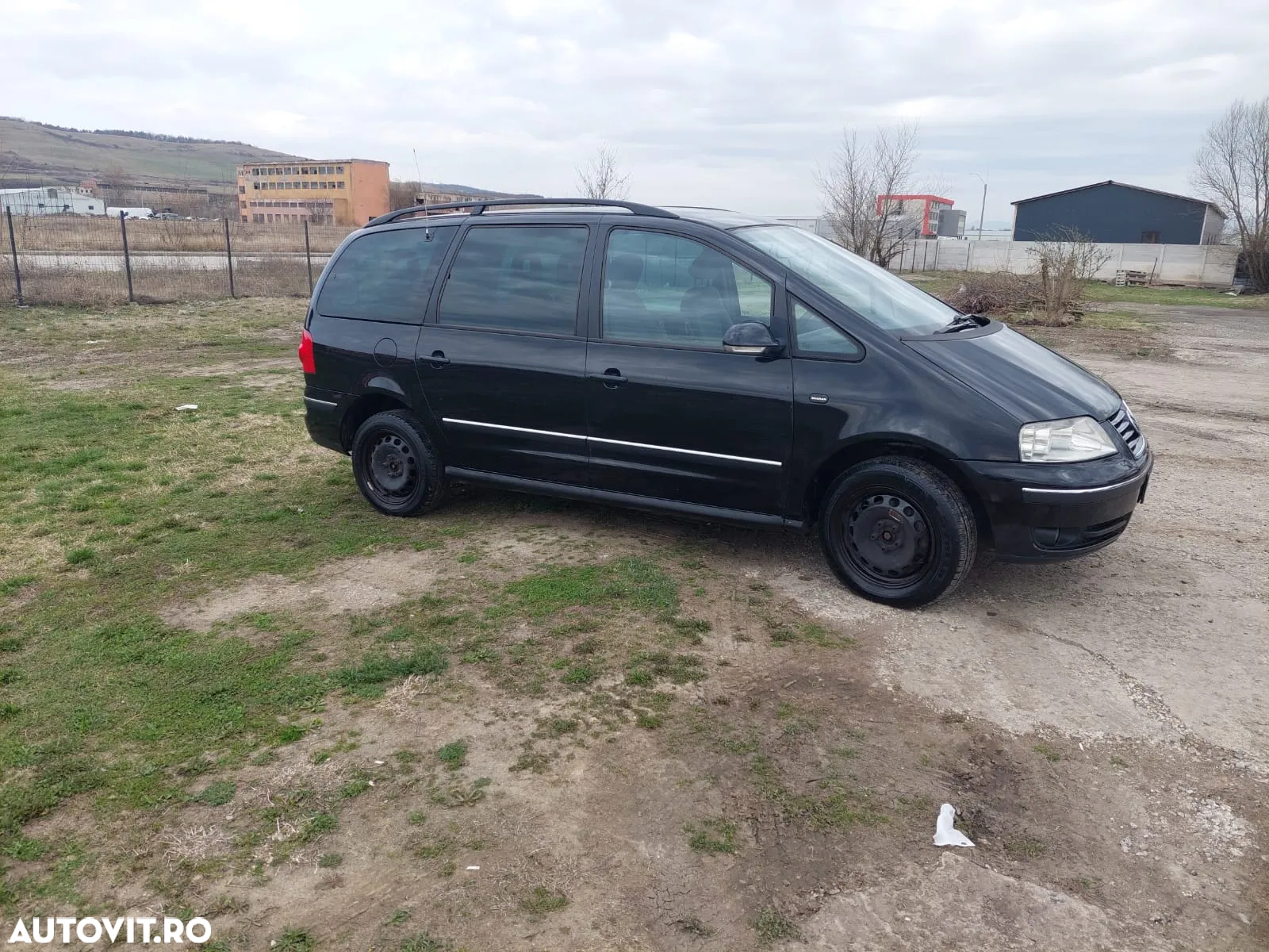 Volkswagen Sharan 2.0 TDI Comfortline - 3