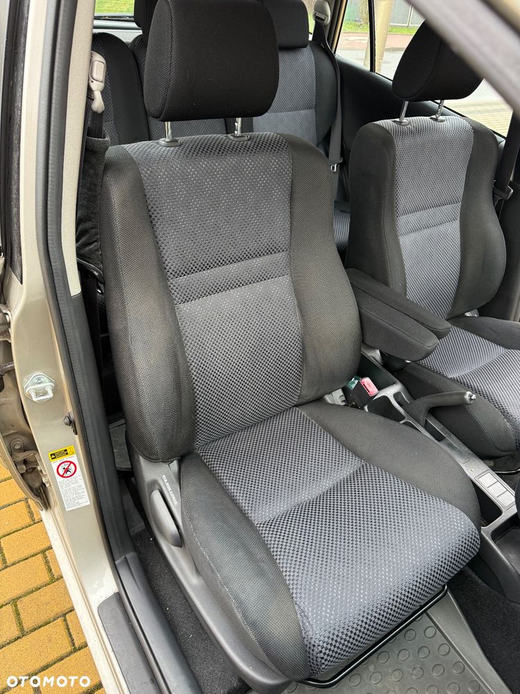 Toyota Corolla Verso 1.6 - 12