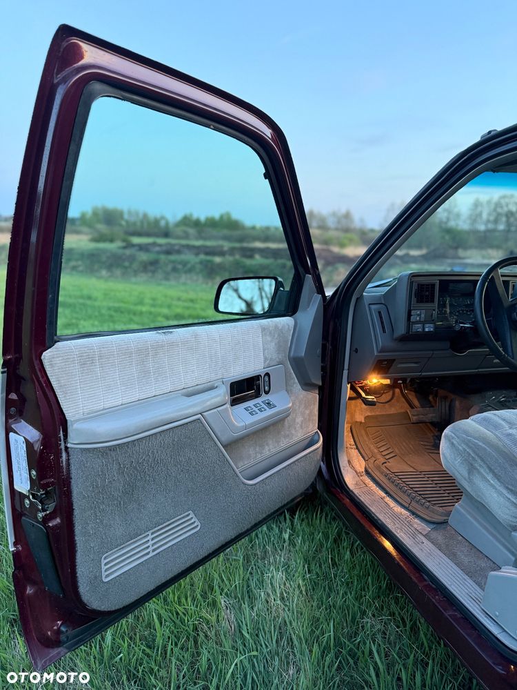 Chevrolet Suburban - 7