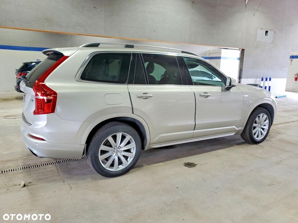 Volvo XC 90 T6 AWD Geartronic Momentum - 4
