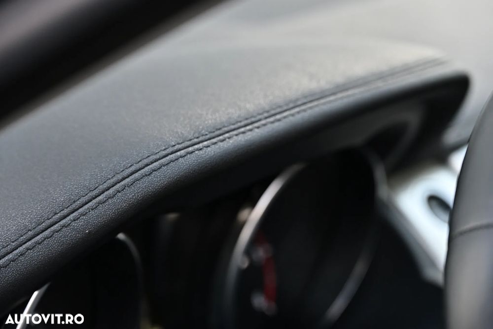 Land Rover Range Rover Evoque 2.0 D150 R-Dynamic SE - 17