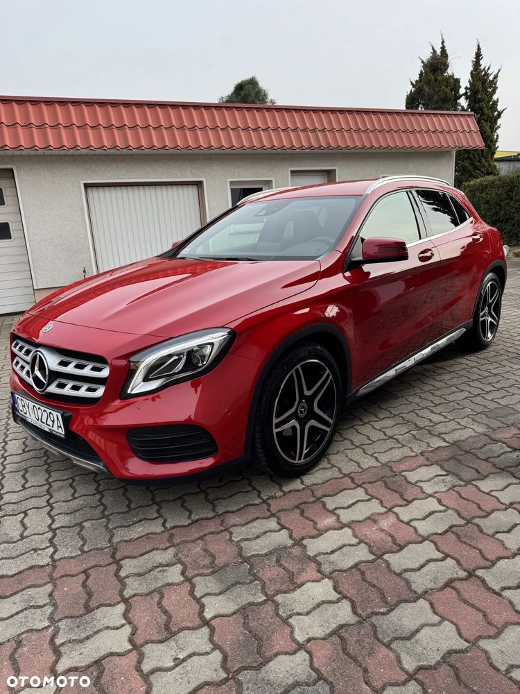 Mercedes-Benz GLA 200 7G-DCT AMG Line - 2