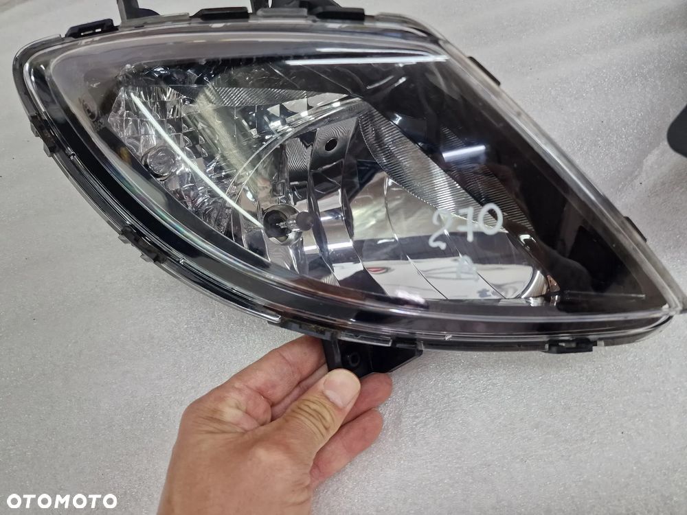 HYUNDAI IX20 10- PRAWY HALOGEN , NR AUKCJI H270 - 3