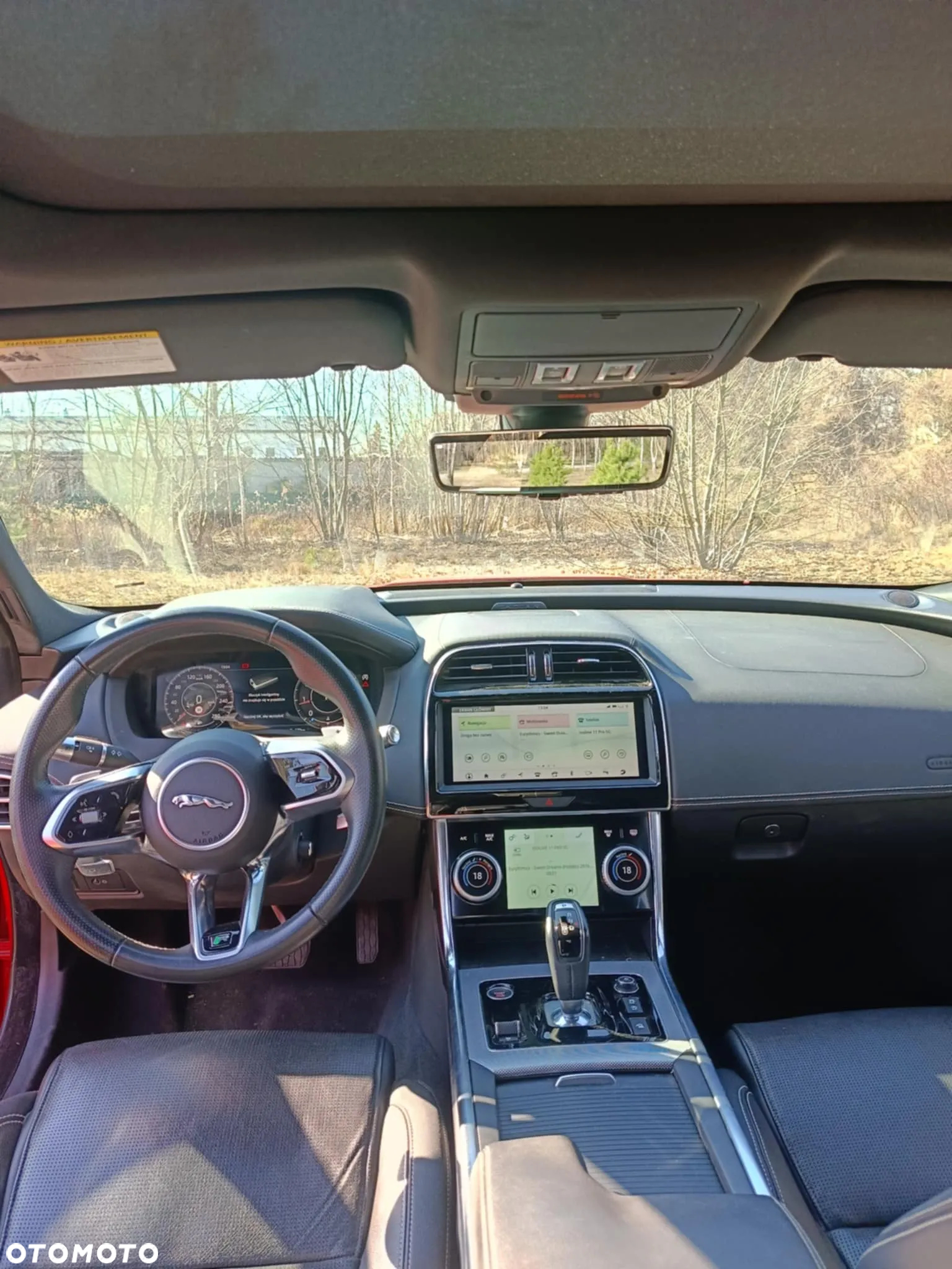 Jaguar XE 2.0 P300 AWD R-Dynamic S - 8