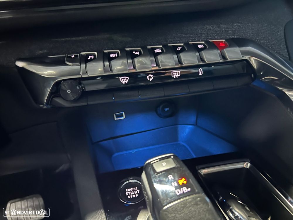 Peugeot 3008 1.6 Hybrid Allure Pack e-EAT8 - 28