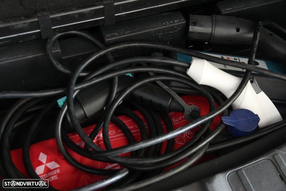 Mitsubishi Outlander 2.4 PHEV Instyle - 27