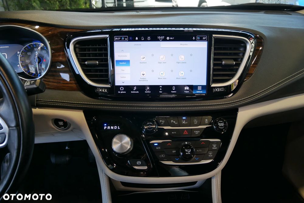 Chrysler Pacifica - 23