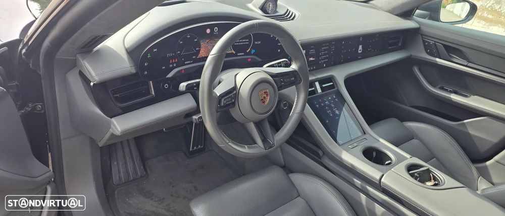 Porsche Taycan - 12