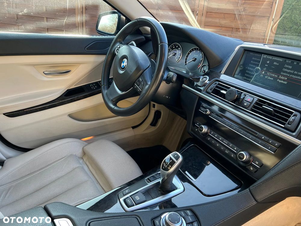 BMW Seria 6 650i - 8