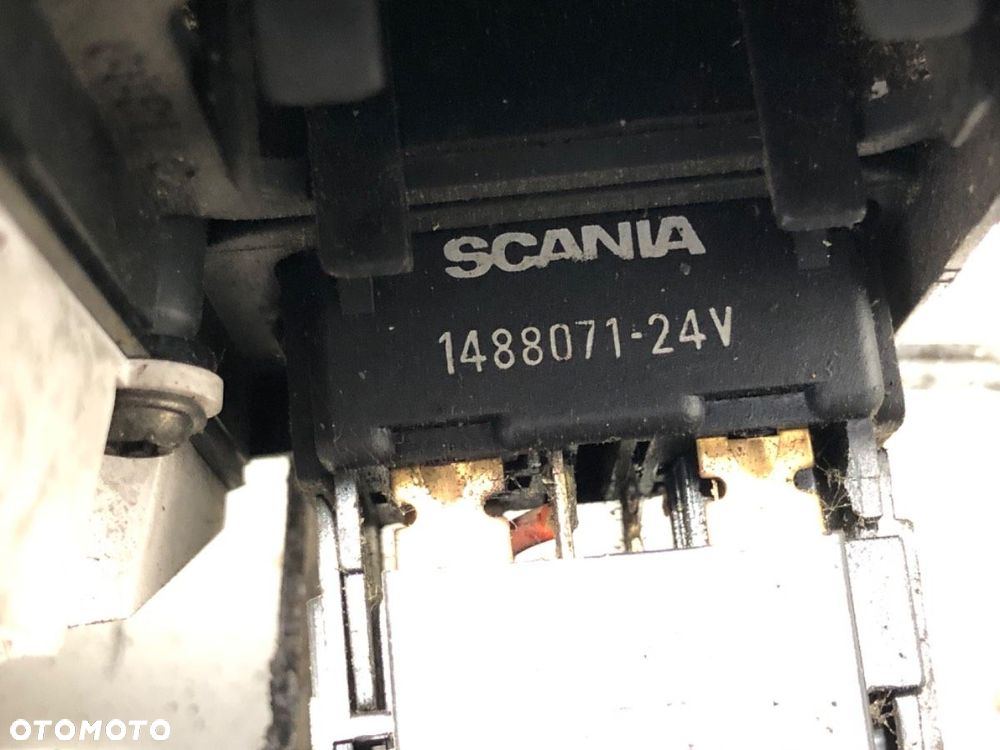 PRZEŁĄCZNIK RETARDERA  SCANIA 4 - series 1995 - 2008 114 C/330 1348070 - 5