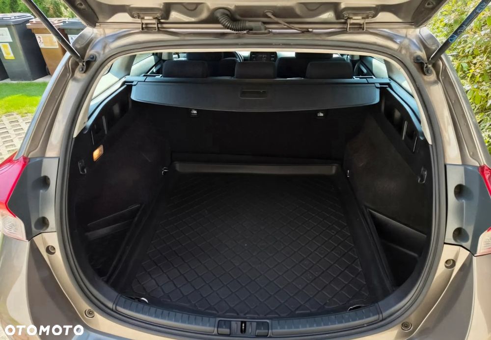 Toyota Auris 1.6 Premium - 6