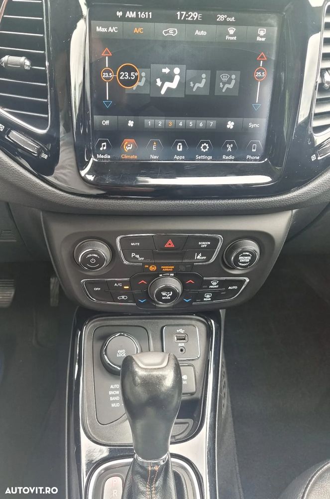 Jeep Compass 2.0 M-Jet 4x4 AT Longitude - 26