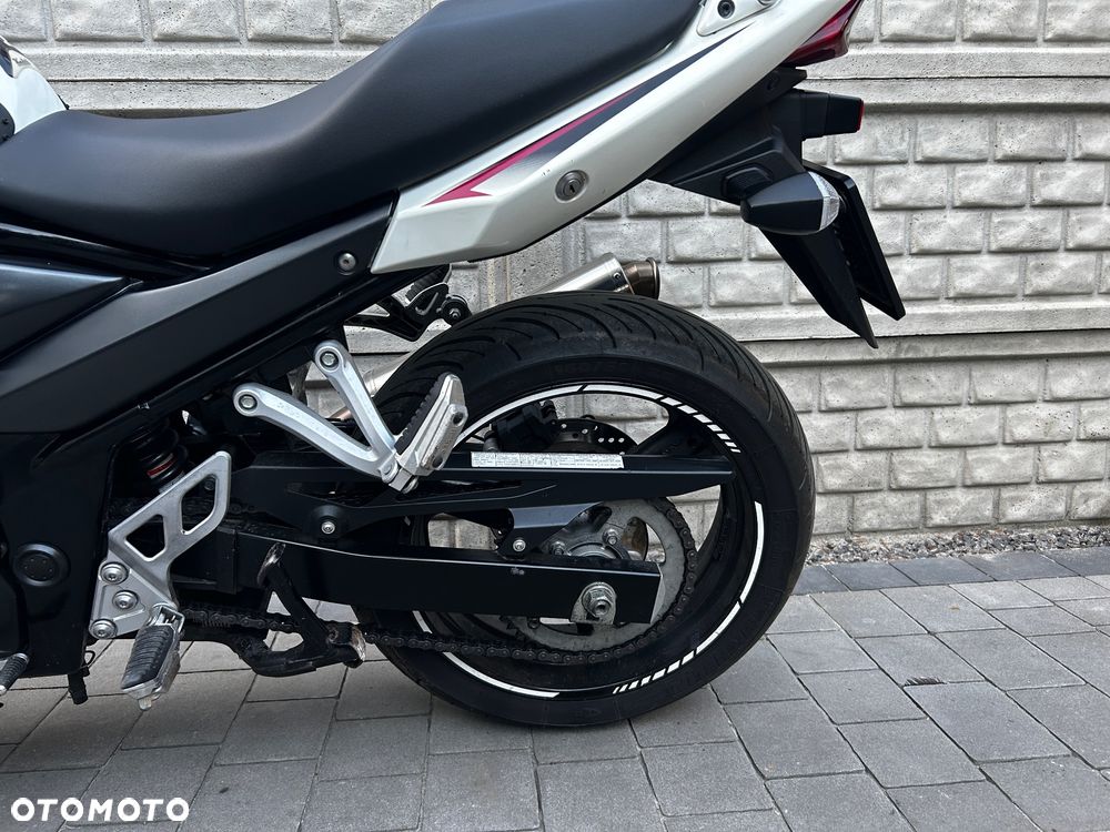 Suzuki GSX - 21