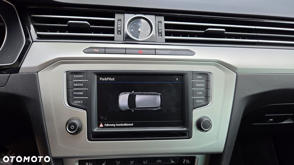 Volkswagen Passat - 15