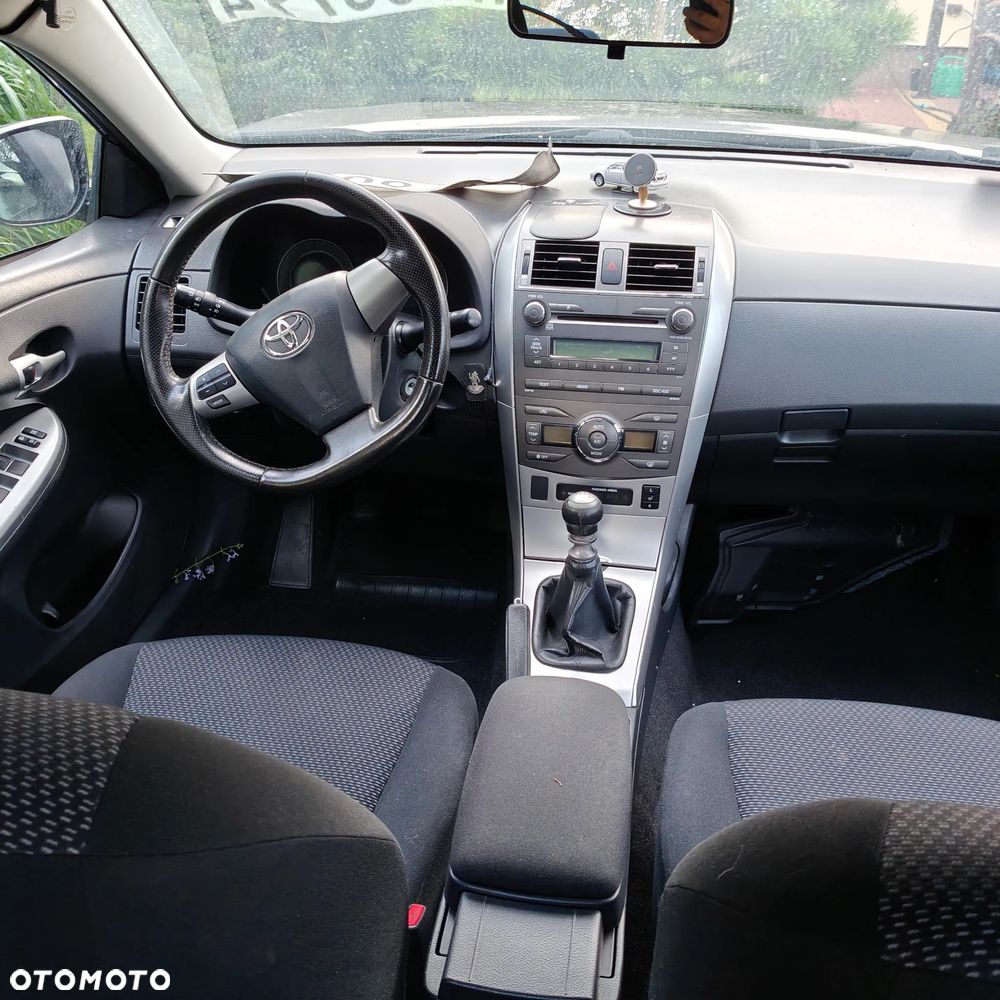 Toyota Corolla 1.6 2010 - 11