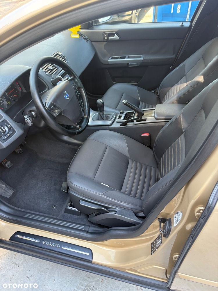 Volvo S40 1.6D DPF DRIVe - 16