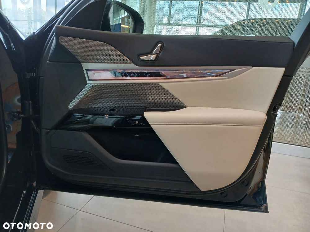 BMW Seria 7 740d xDrive mHEV sport - 18