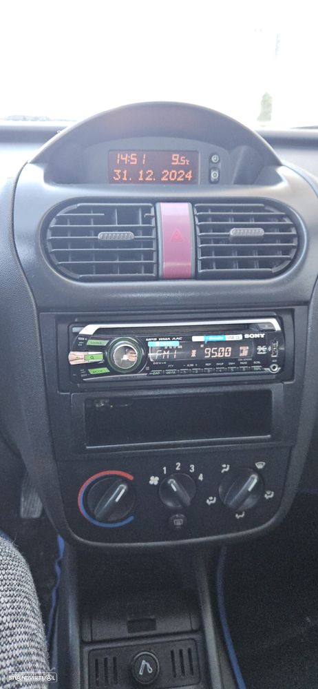 Opel Corsa 1.0 12V - 9