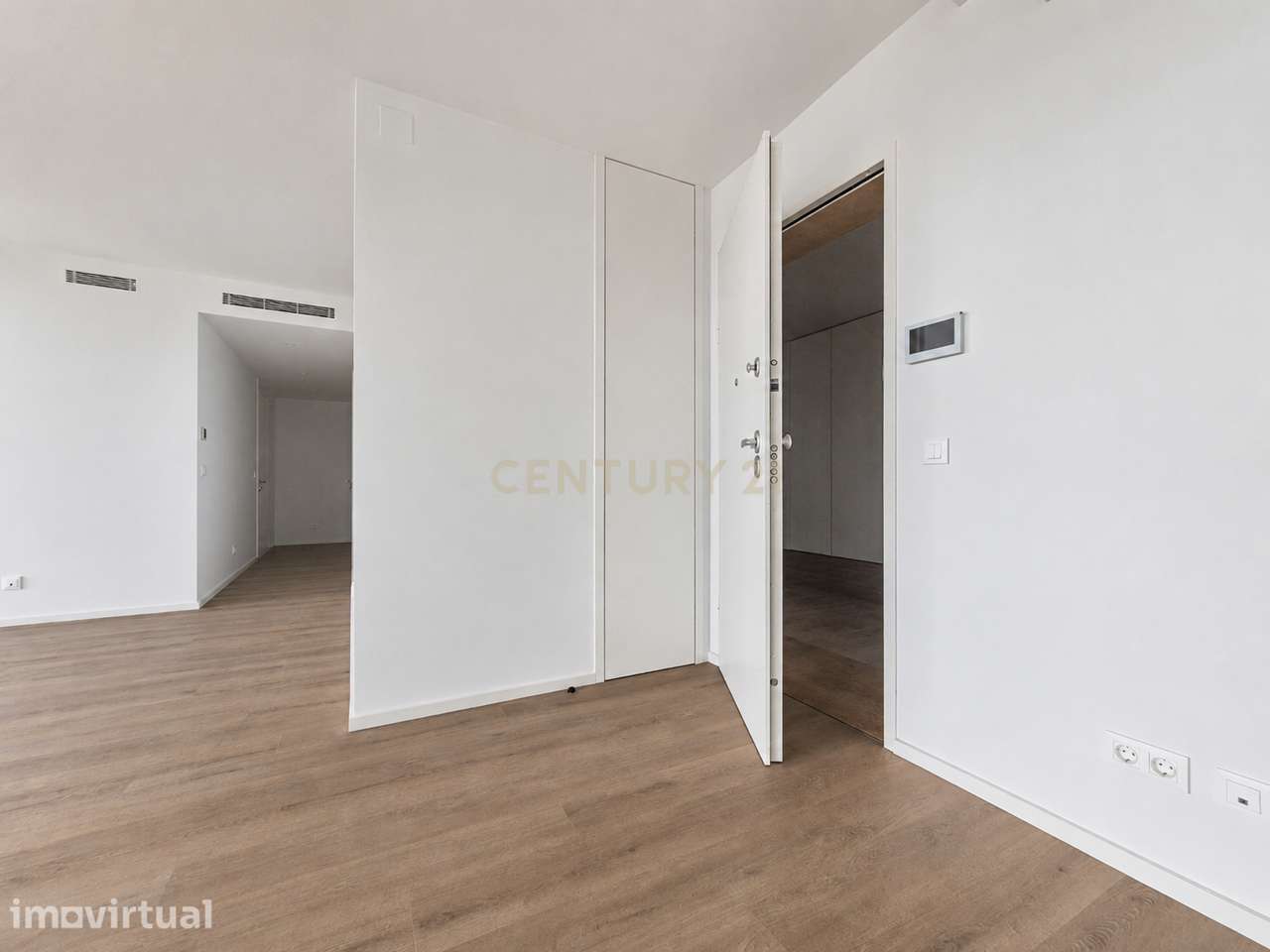 ARRENDAMENTO T3 DUPLEX (NOVO A ESTREAR ) COM TERRAÇO 3 ESTACIONAMENTOS - Grande imagem: 5/52