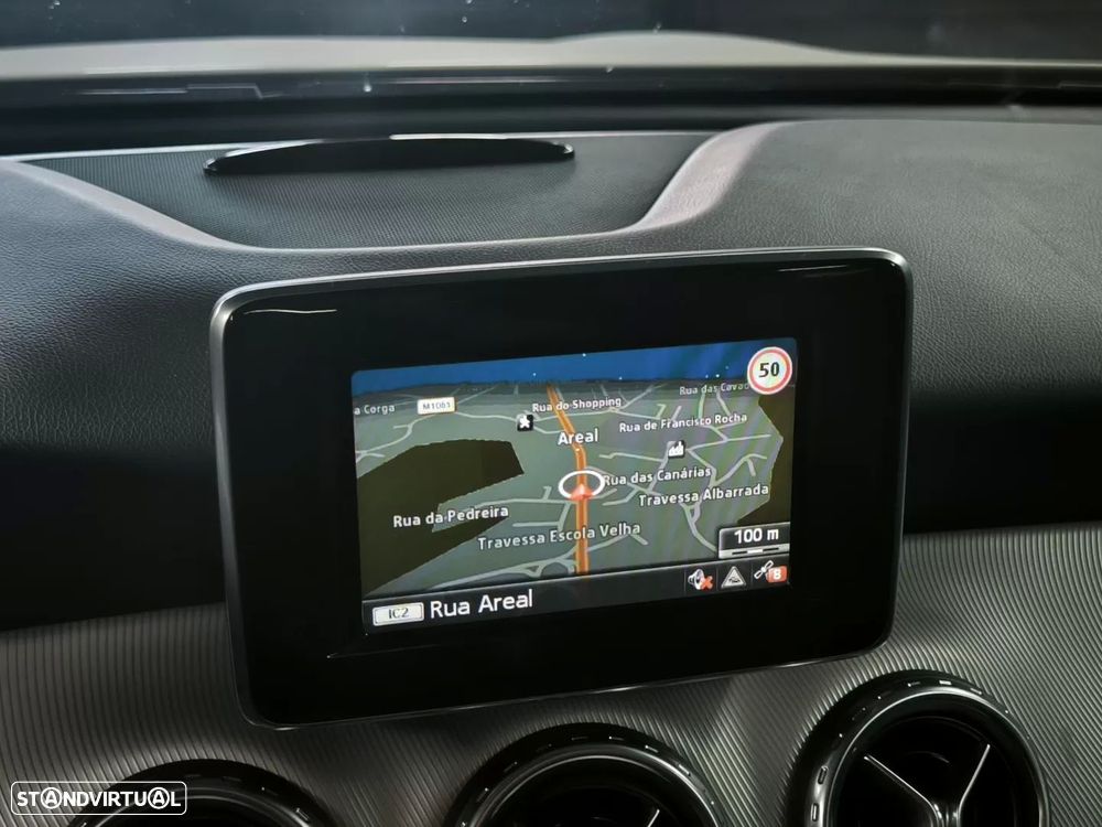 Mercedes-Benz GLA 180 CDI Urban - 23