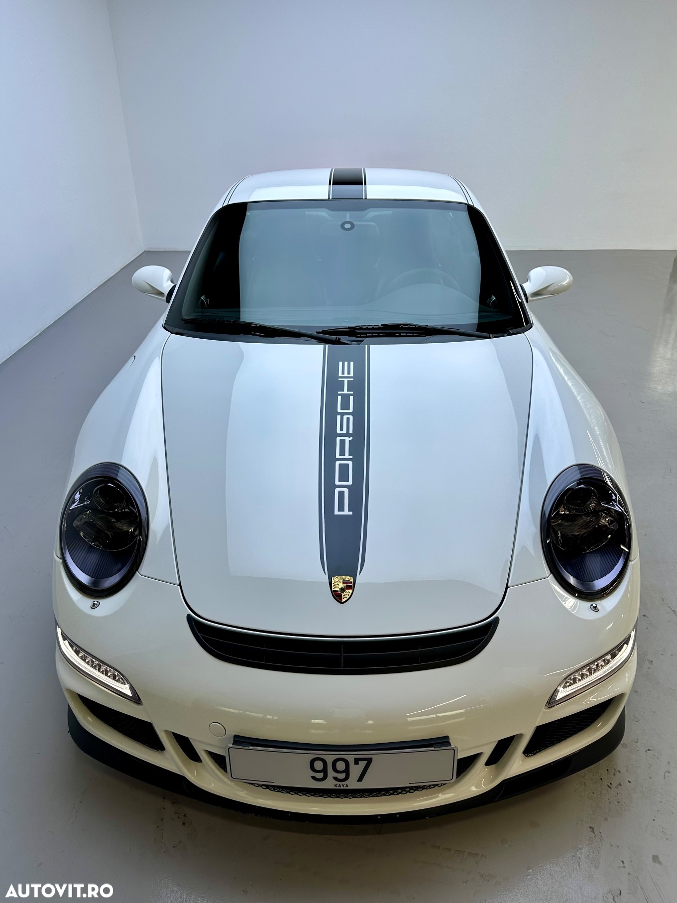 Porsche 911 Carrera - 2