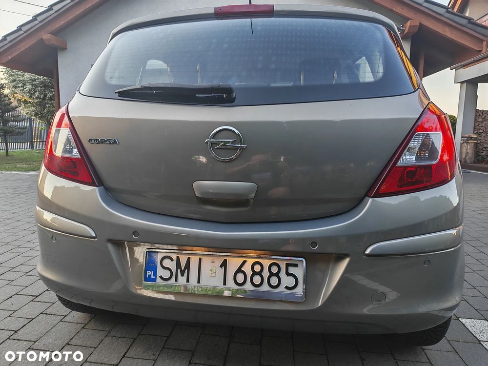 Opel Corsa 1.4 16V Cosmo - 6