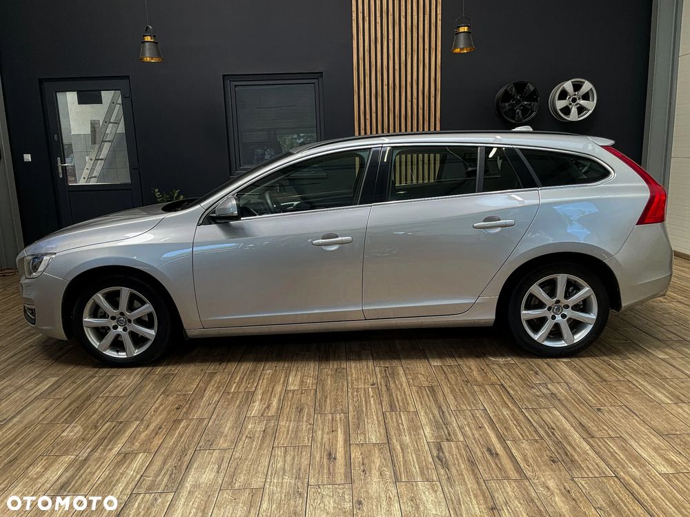 Volvo V60 D4 Geartronic Momentum - 12