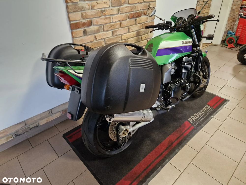 Kawasaki ZRX - 30