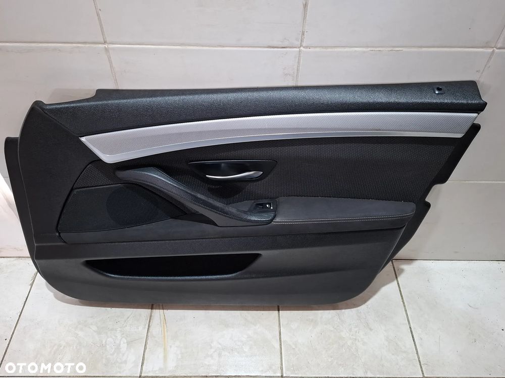 Boczek prawy przód Alcantara BMW 5 F10 - F11 Rok 2012 - 1