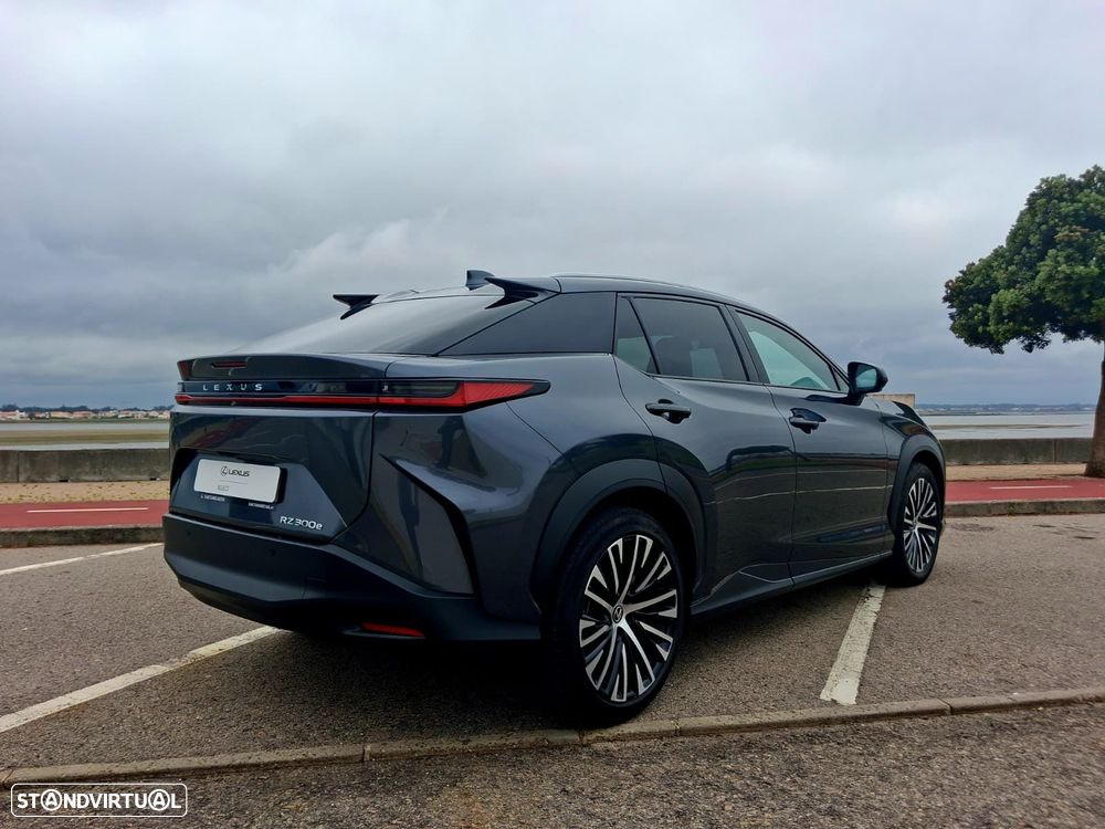 Lexus RZ 300e Premium - 6