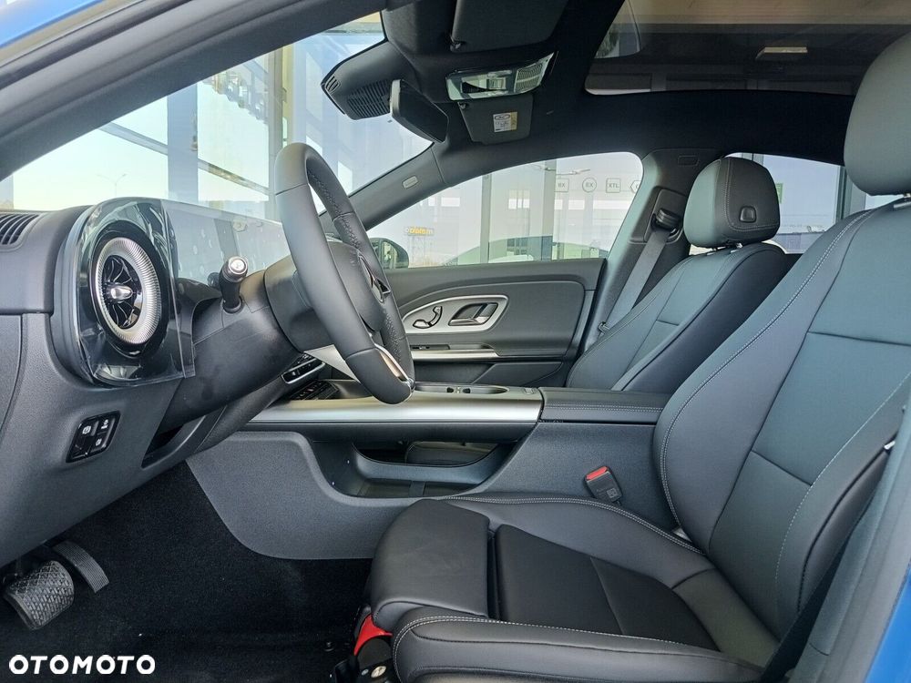 Mercedes-Benz CLA - 10