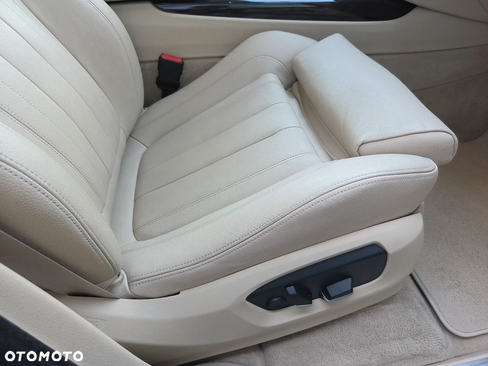 BMW X5 xDrive30d - 16
