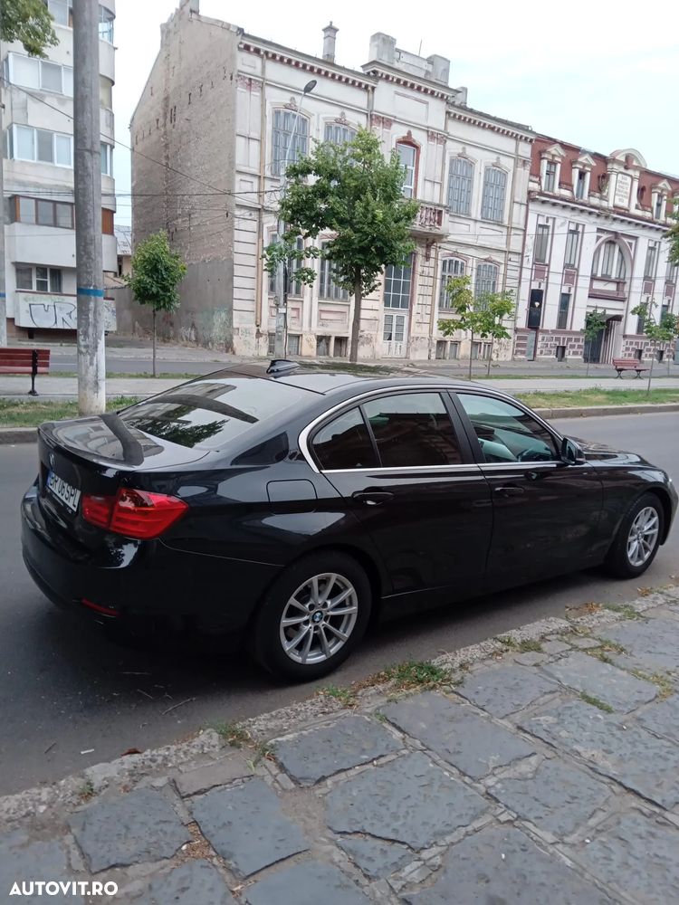 BMW Seria 3 318d - 4