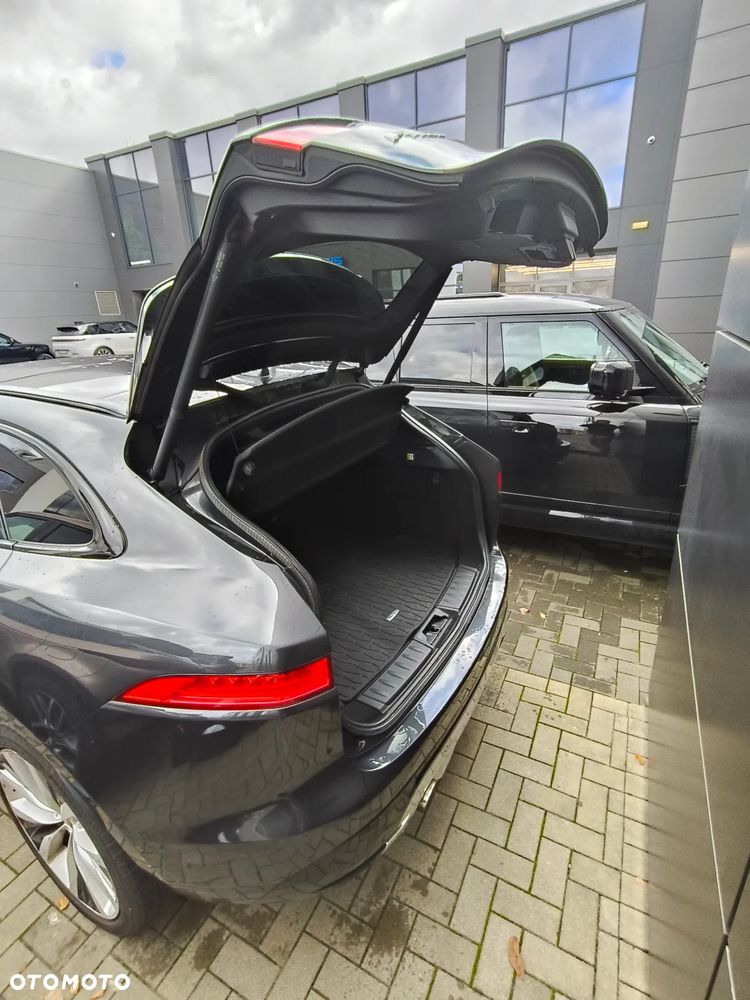 Jaguar F-Pace S AWD - 21