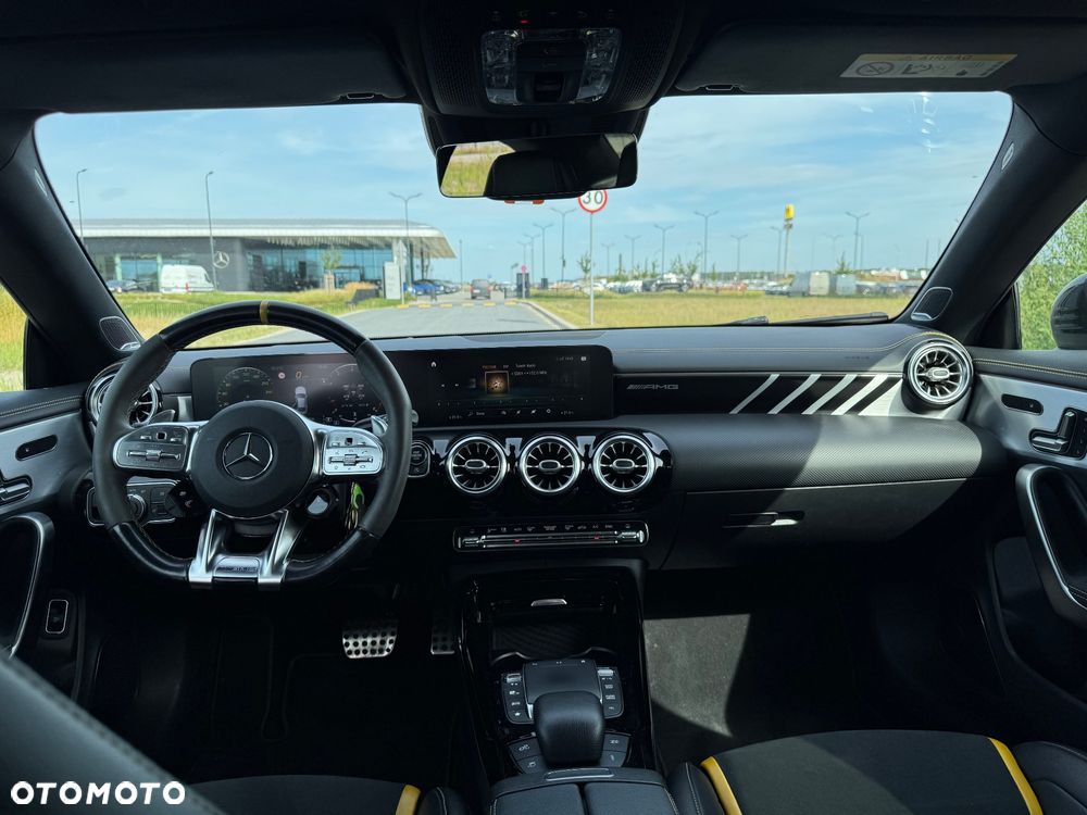Mercedes-Benz CLA - 9