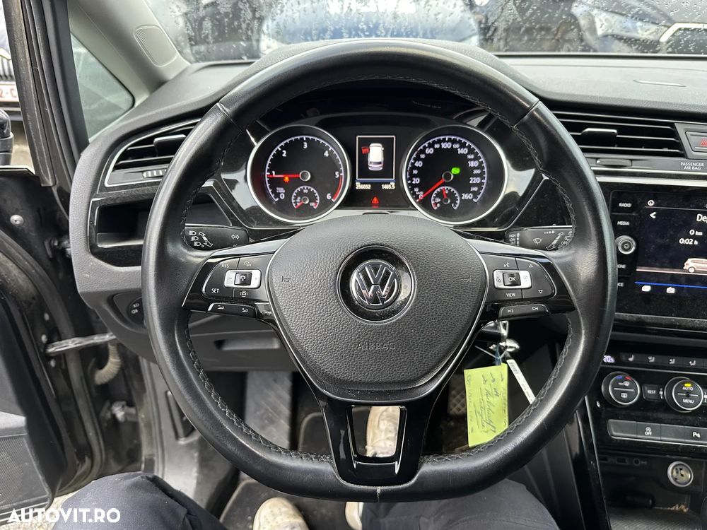 Volkswagen Touran 2.0 TDI SCR DSG Comfortline - 8
