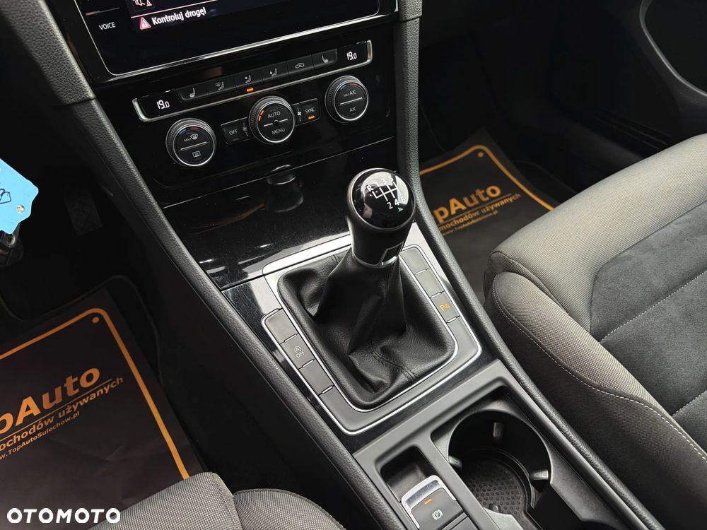 Volkswagen Golf 1.5 TSI BMT Evo Highline - 32
