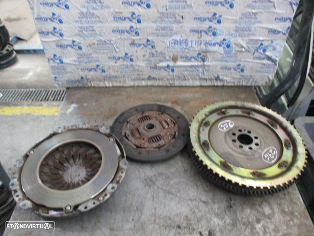 Embraiagem 30210BN800 NISSAN ALMERA TINO 2004 2.2DCI LUK Monomassa Completo - 2