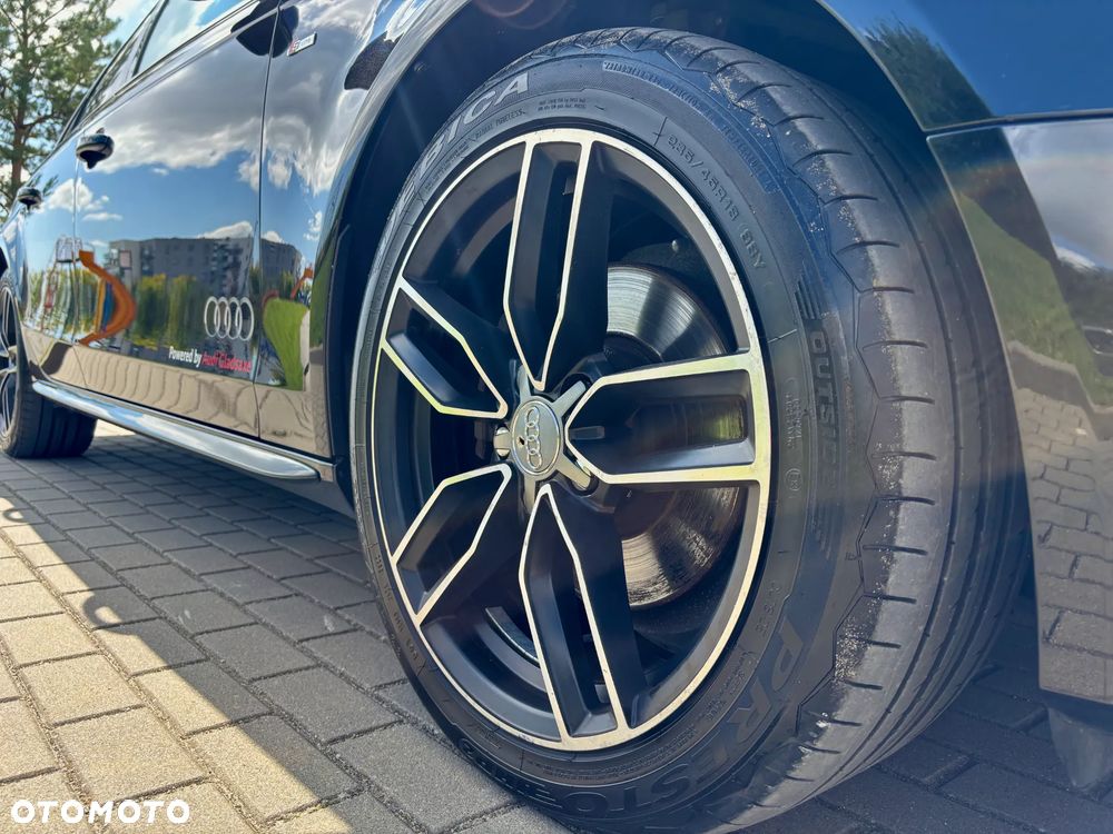 Audi A4 Avant 2.0 TDI DPF clean diesel multitronic S line Sportpaket - 10