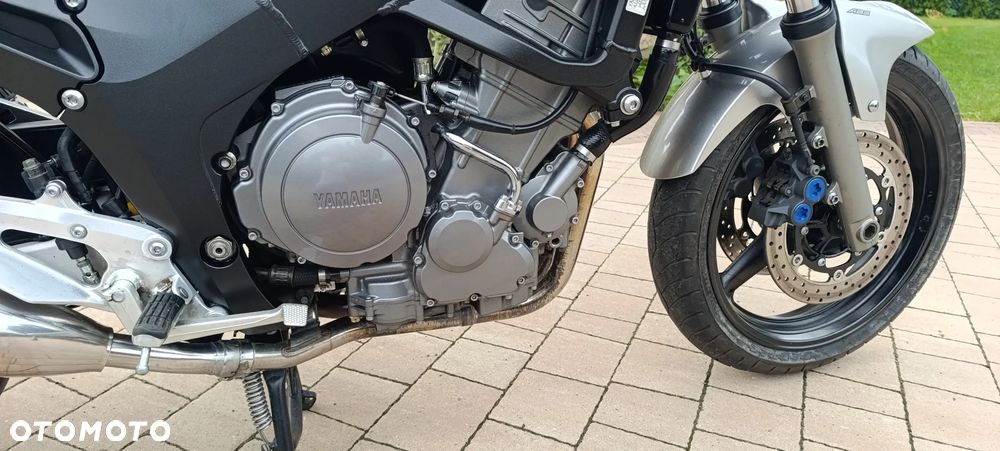 Yamaha TDM - 28