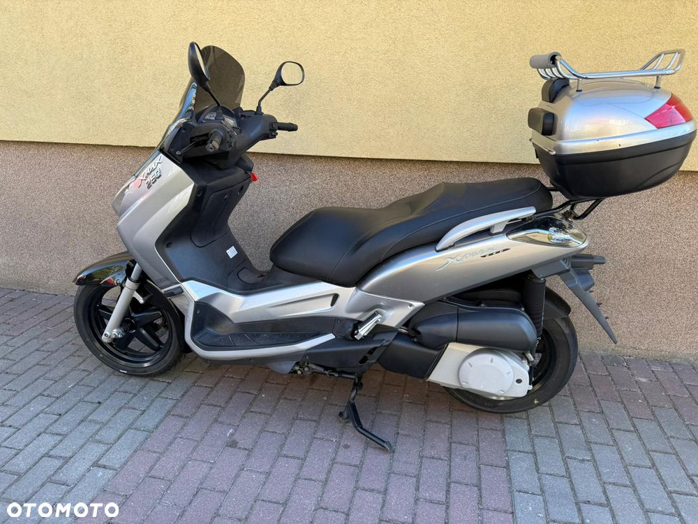 Yamaha X-max - 6