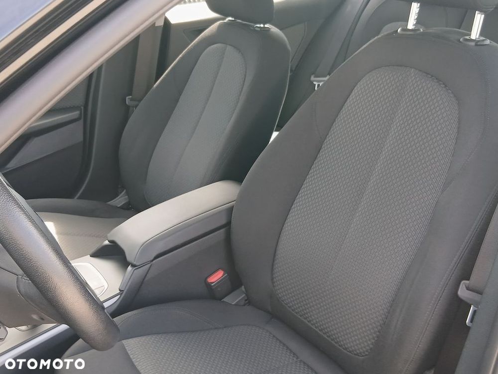 BMW Seria 1 118i - 18