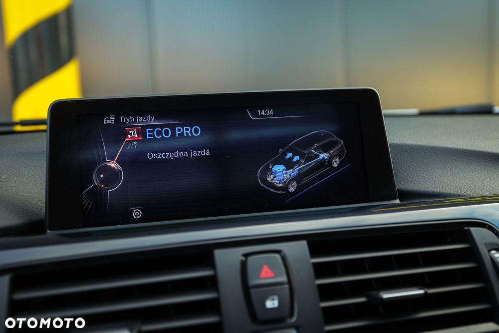 BMW Seria 3 320d Efficient Dynamics Edition Sport Line - 33